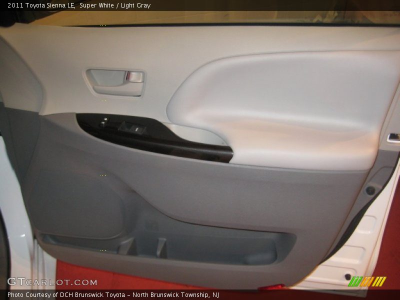 Super White / Light Gray 2011 Toyota Sienna LE