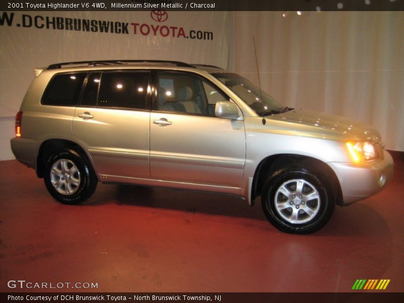Millennium Silver Metallic / Charcoal 2001 Toyota Highlander V6 4WD