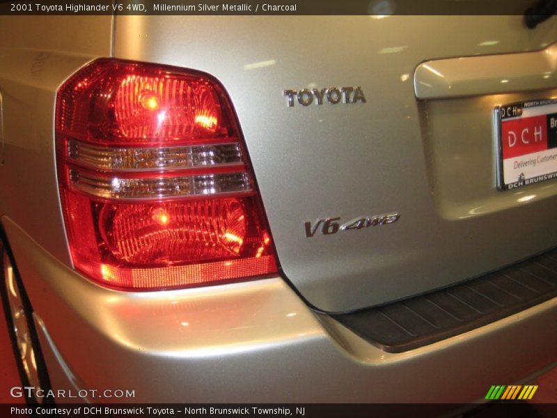 Millennium Silver Metallic / Charcoal 2001 Toyota Highlander V6 4WD