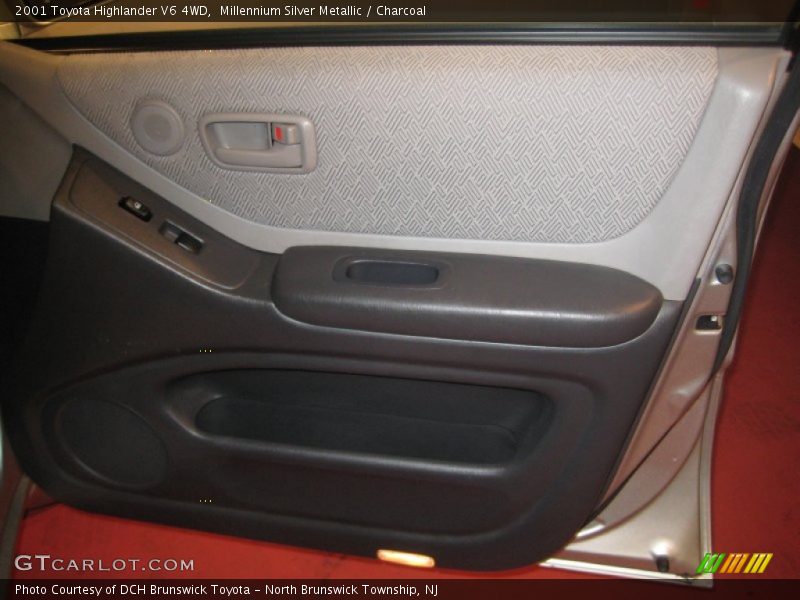 Millennium Silver Metallic / Charcoal 2001 Toyota Highlander V6 4WD