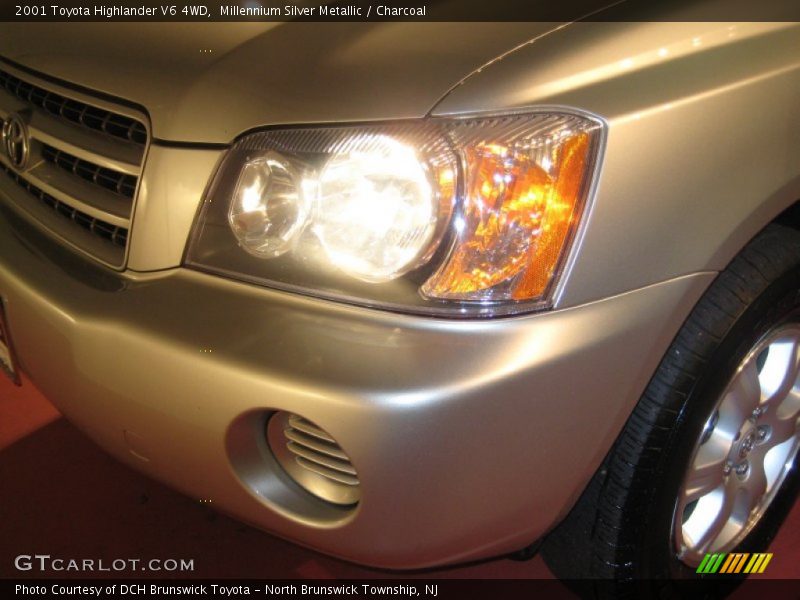Millennium Silver Metallic / Charcoal 2001 Toyota Highlander V6 4WD
