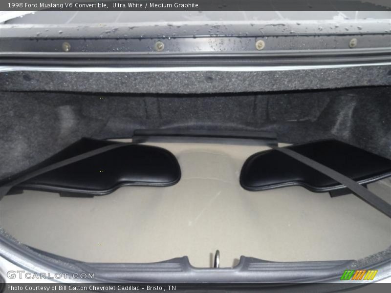 Ultra White / Medium Graphite 1998 Ford Mustang V6 Convertible