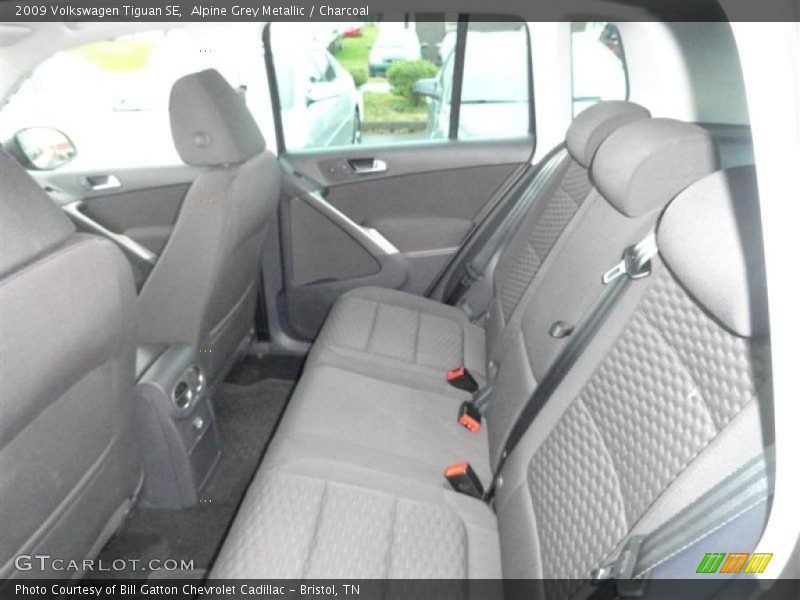 Alpine Grey Metallic / Charcoal 2009 Volkswagen Tiguan SE