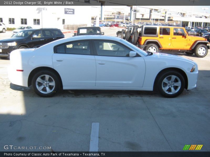 Bright White / Black 2012 Dodge Charger SE