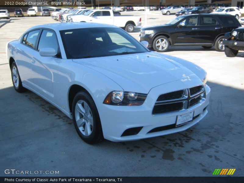 Bright White / Black 2012 Dodge Charger SE
