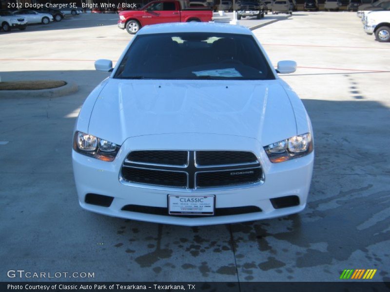 Bright White / Black 2012 Dodge Charger SE