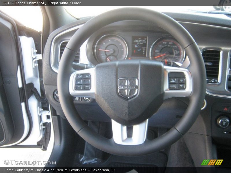 Bright White / Black 2012 Dodge Charger SE