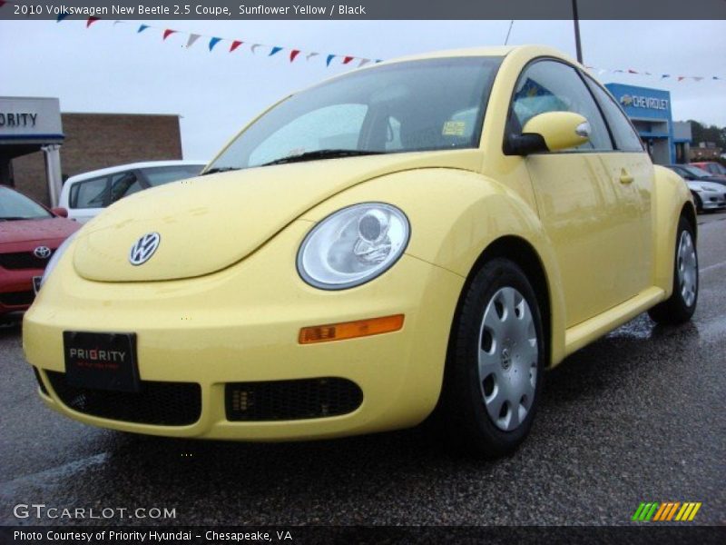Sunflower Yellow / Black 2010 Volkswagen New Beetle 2.5 Coupe