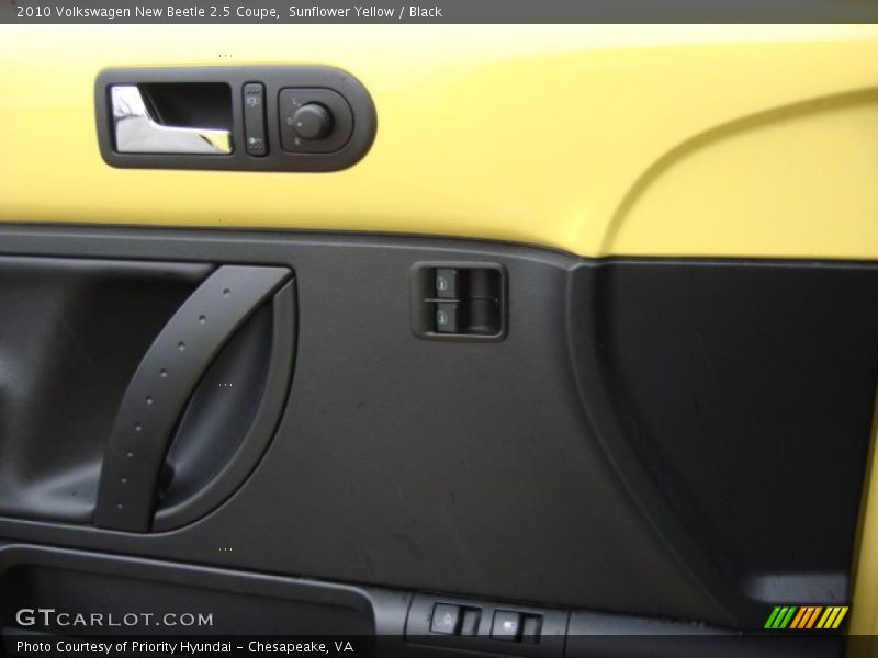 Sunflower Yellow / Black 2010 Volkswagen New Beetle 2.5 Coupe