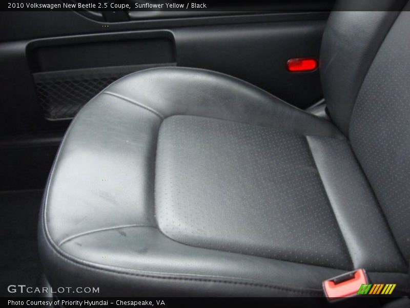 Sunflower Yellow / Black 2010 Volkswagen New Beetle 2.5 Coupe