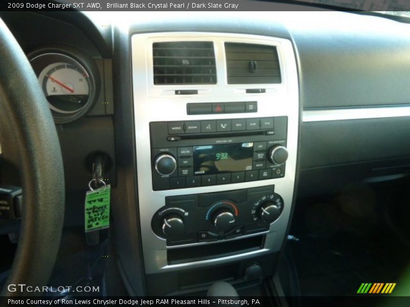 Brilliant Black Crystal Pearl / Dark Slate Gray 2009 Dodge Charger SXT AWD