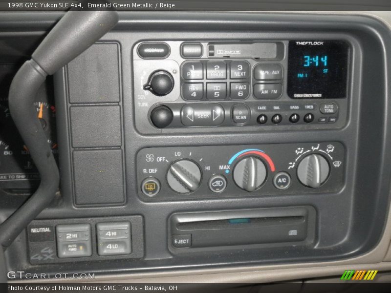 Controls of 1998 Yukon SLE 4x4