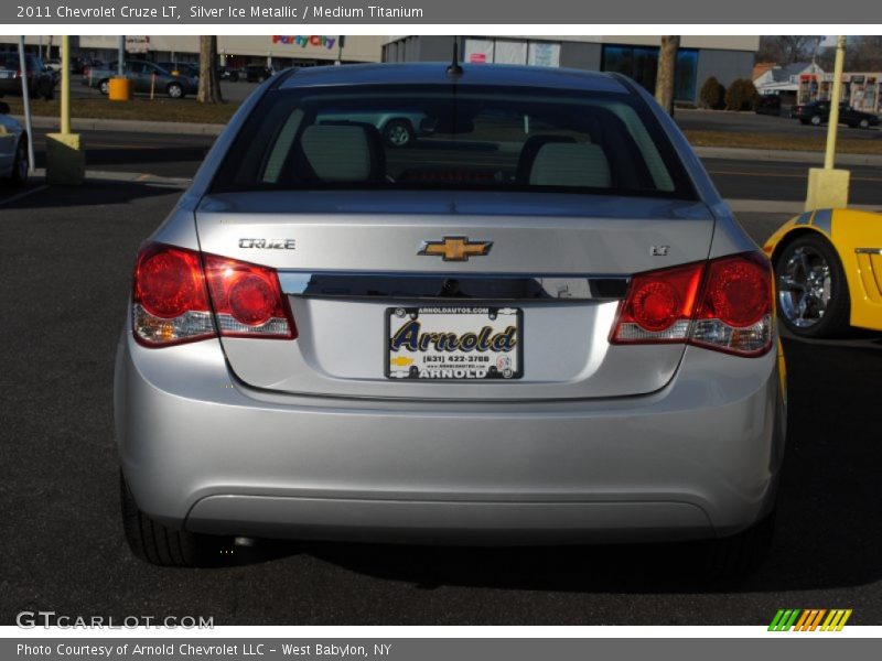 Silver Ice Metallic / Medium Titanium 2011 Chevrolet Cruze LT