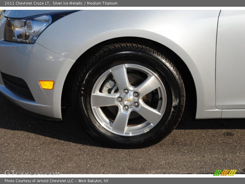 Silver Ice Metallic / Medium Titanium 2011 Chevrolet Cruze LT