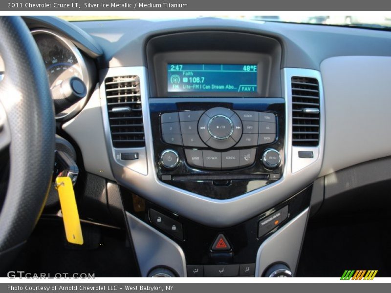 Silver Ice Metallic / Medium Titanium 2011 Chevrolet Cruze LT