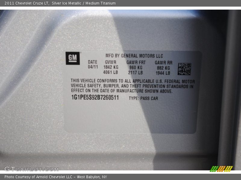 Silver Ice Metallic / Medium Titanium 2011 Chevrolet Cruze LT
