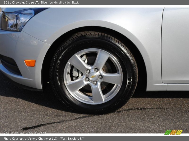 Silver Ice Metallic / Jet Black 2011 Chevrolet Cruze LT