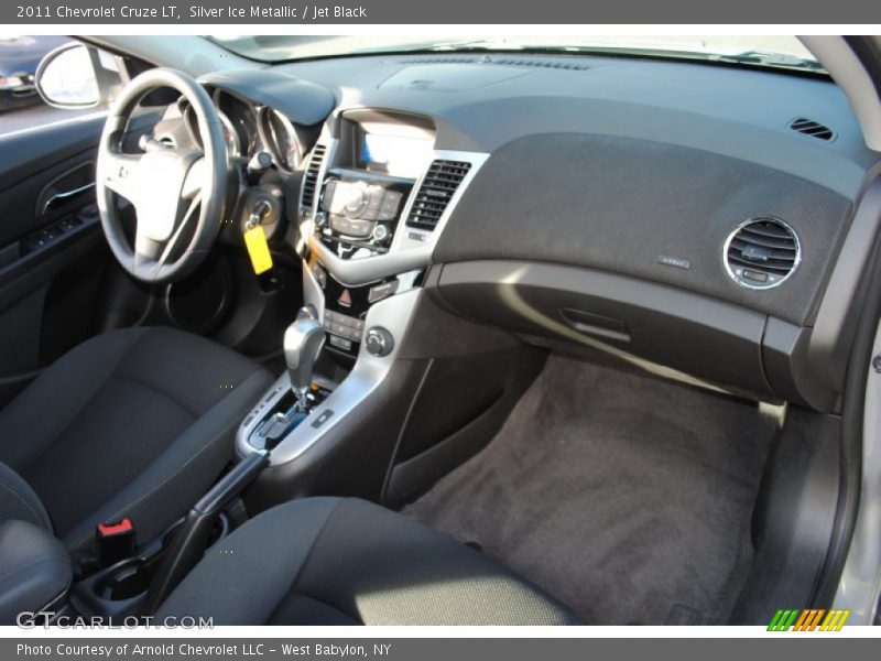 Silver Ice Metallic / Jet Black 2011 Chevrolet Cruze LT