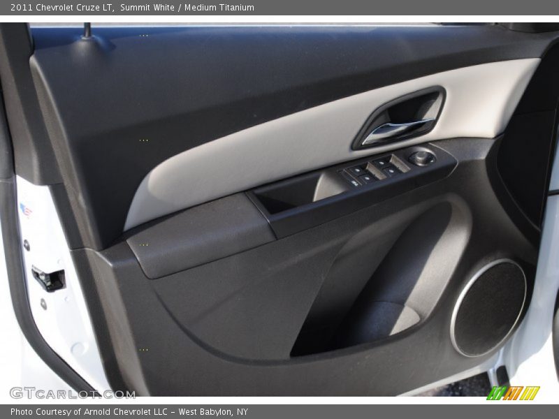 Summit White / Medium Titanium 2011 Chevrolet Cruze LT