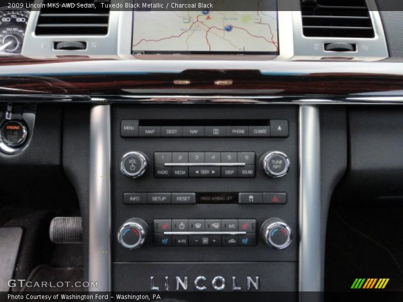 Tuxedo Black Metallic / Charcoal Black 2009 Lincoln MKS AWD Sedan