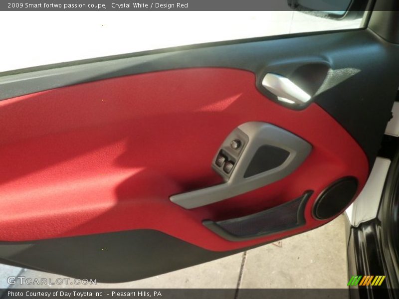 Crystal White / Design Red 2009 Smart fortwo passion coupe