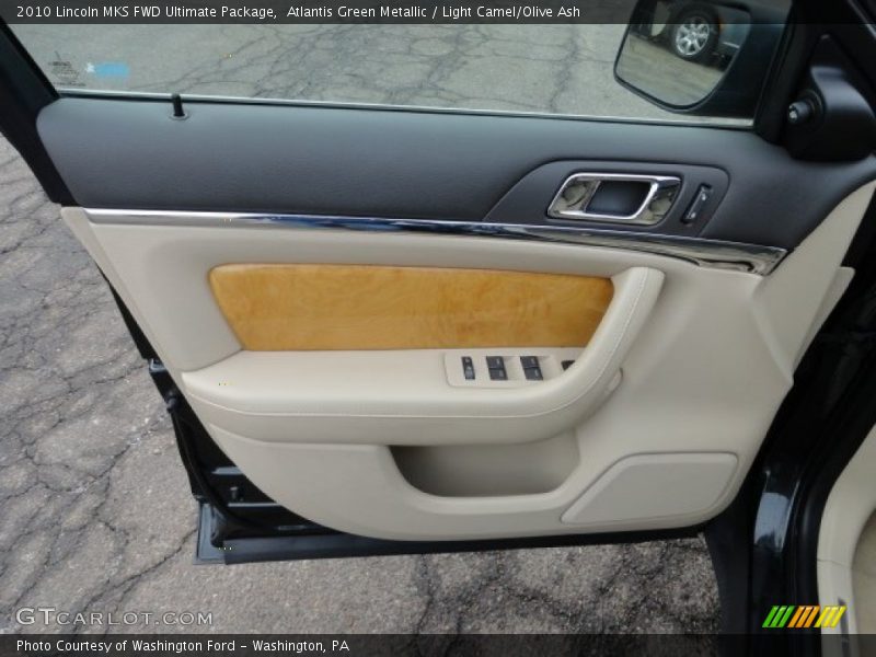 Door Panel of 2010 MKS FWD Ultimate Package