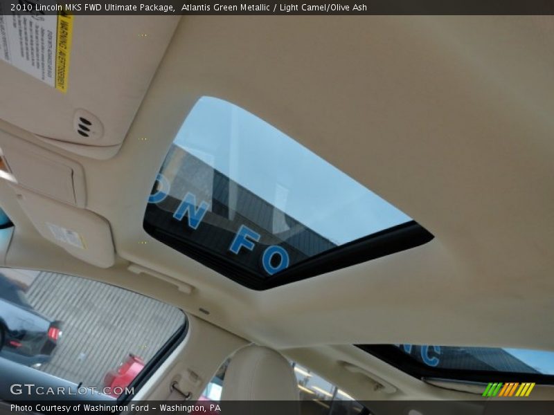 Sunroof of 2010 MKS FWD Ultimate Package
