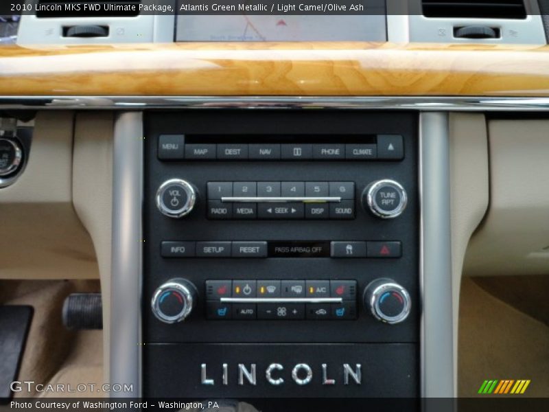 Controls of 2010 MKS FWD Ultimate Package
