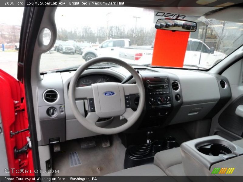 Bright Red / Medium/Dark Flint 2006 Ford F150 XL SuperCab 4x4