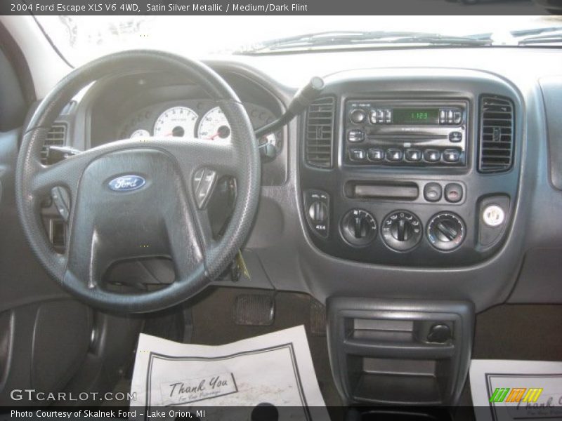 Satin Silver Metallic / Medium/Dark Flint 2004 Ford Escape XLS V6 4WD