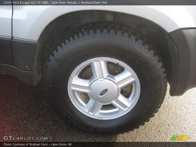 Satin Silver Metallic / Medium/Dark Flint 2004 Ford Escape XLS V6 4WD