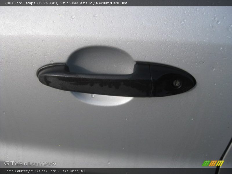 Satin Silver Metallic / Medium/Dark Flint 2004 Ford Escape XLS V6 4WD