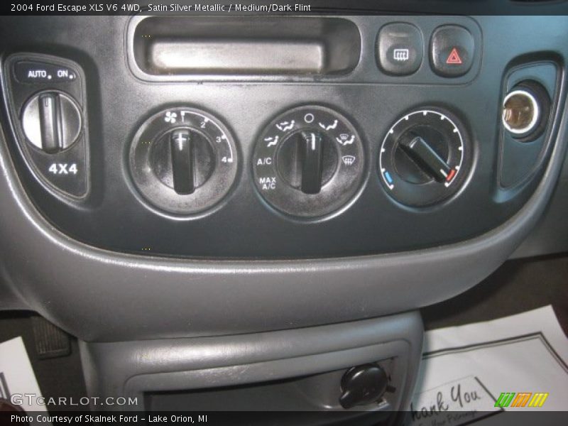 Satin Silver Metallic / Medium/Dark Flint 2004 Ford Escape XLS V6 4WD