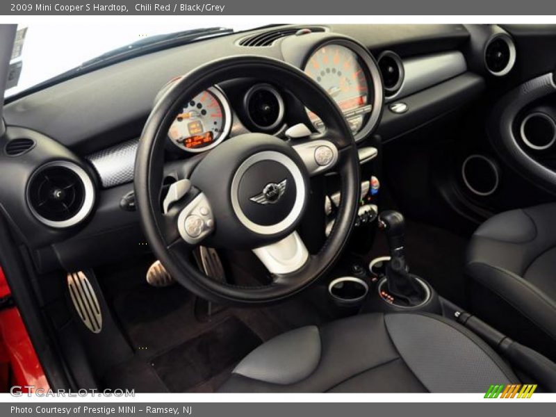 Dashboard of 2009 Cooper S Hardtop