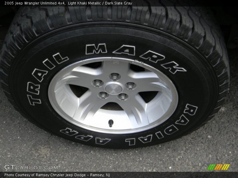 Light Khaki Metallic / Dark Slate Gray 2005 Jeep Wrangler Unlimited 4x4