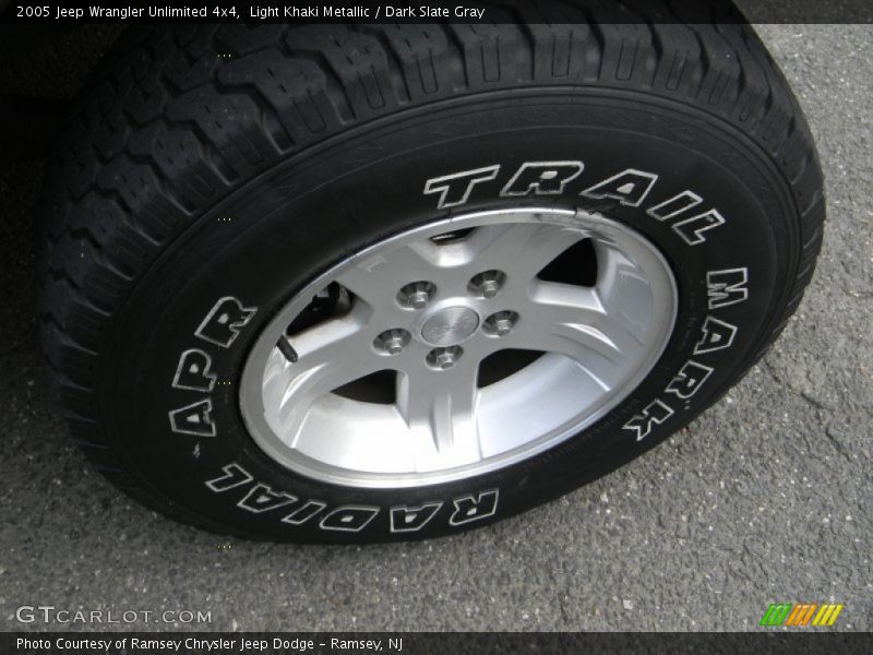 Light Khaki Metallic / Dark Slate Gray 2005 Jeep Wrangler Unlimited 4x4