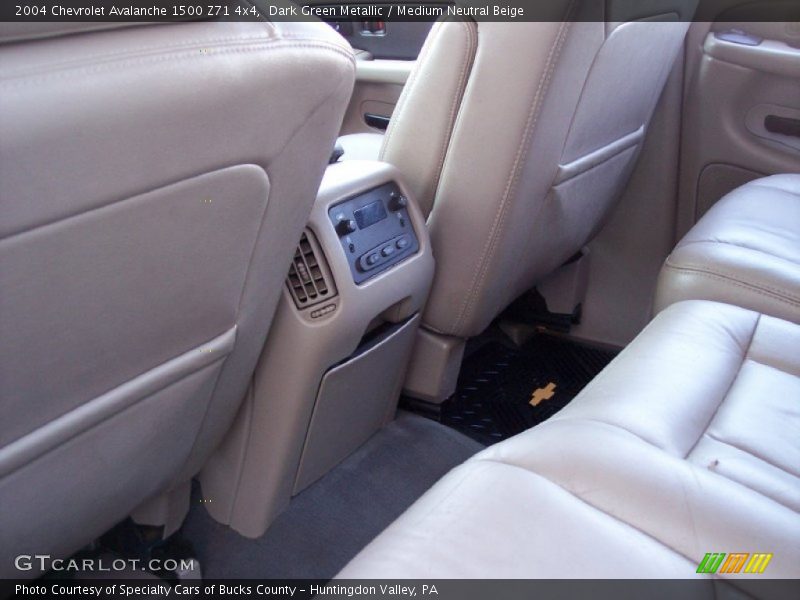 Dark Green Metallic / Medium Neutral Beige 2004 Chevrolet Avalanche 1500 Z71 4x4