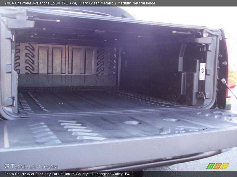 Dark Green Metallic / Medium Neutral Beige 2004 Chevrolet Avalanche 1500 Z71 4x4