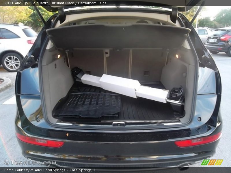 Brilliant Black / Cardamom Beige 2011 Audi Q5 3.2 quattro