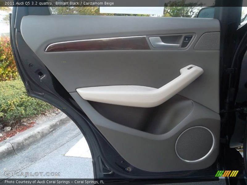 Brilliant Black / Cardamom Beige 2011 Audi Q5 3.2 quattro
