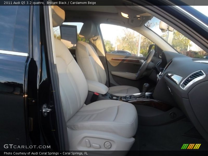 Brilliant Black / Cardamom Beige 2011 Audi Q5 3.2 quattro