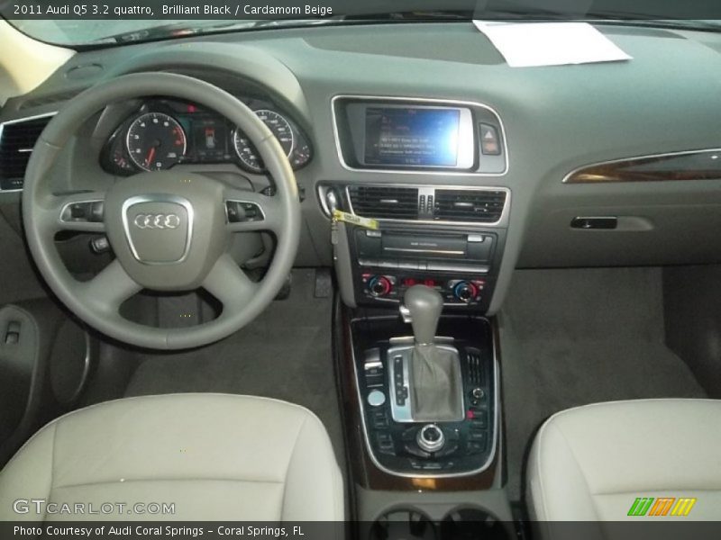 Brilliant Black / Cardamom Beige 2011 Audi Q5 3.2 quattro