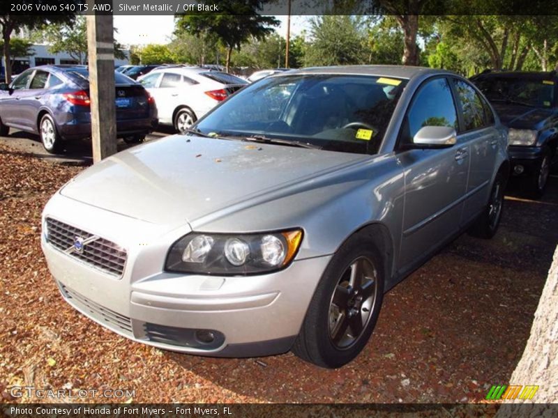 Silver Metallic / Off Black 2006 Volvo S40 T5 AWD