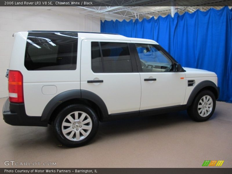 Chawton White / Black 2006 Land Rover LR3 V8 SE