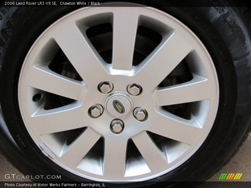 Chawton White / Black 2006 Land Rover LR3 V8 SE
