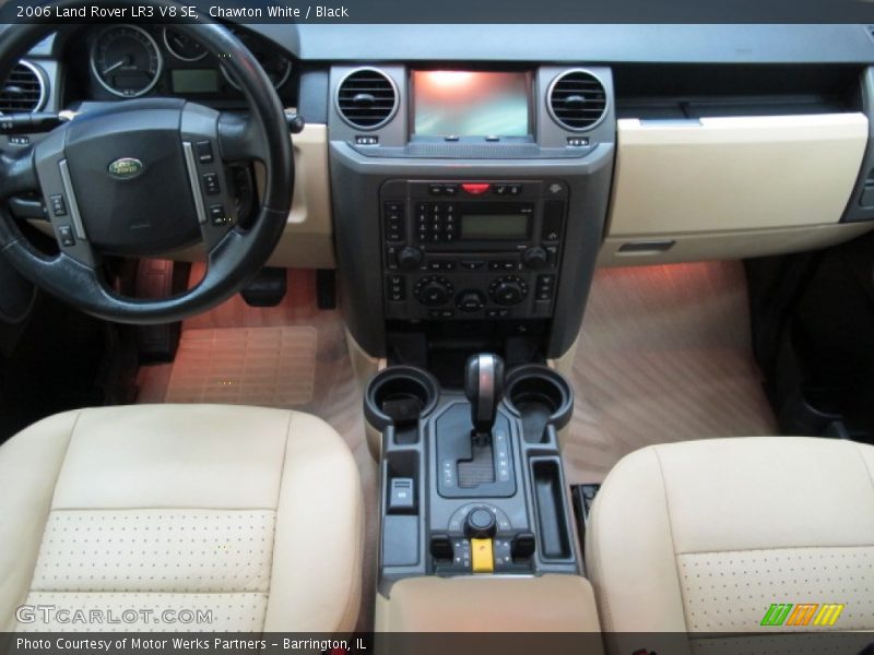 Chawton White / Black 2006 Land Rover LR3 V8 SE