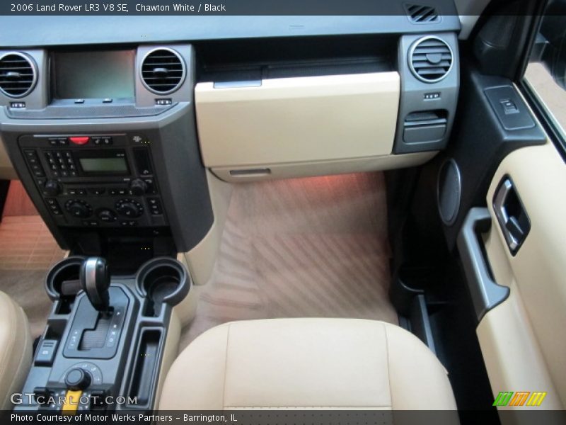 Chawton White / Black 2006 Land Rover LR3 V8 SE