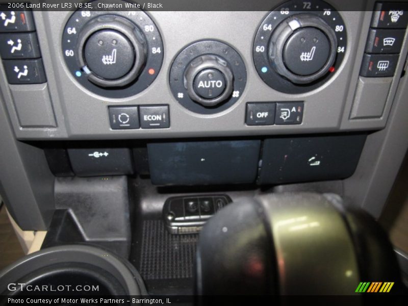 Chawton White / Black 2006 Land Rover LR3 V8 SE