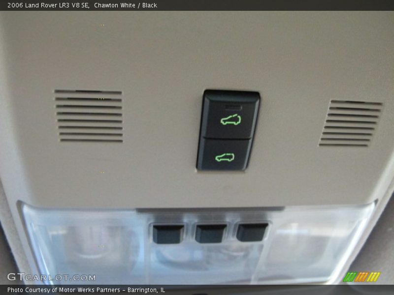 Chawton White / Black 2006 Land Rover LR3 V8 SE