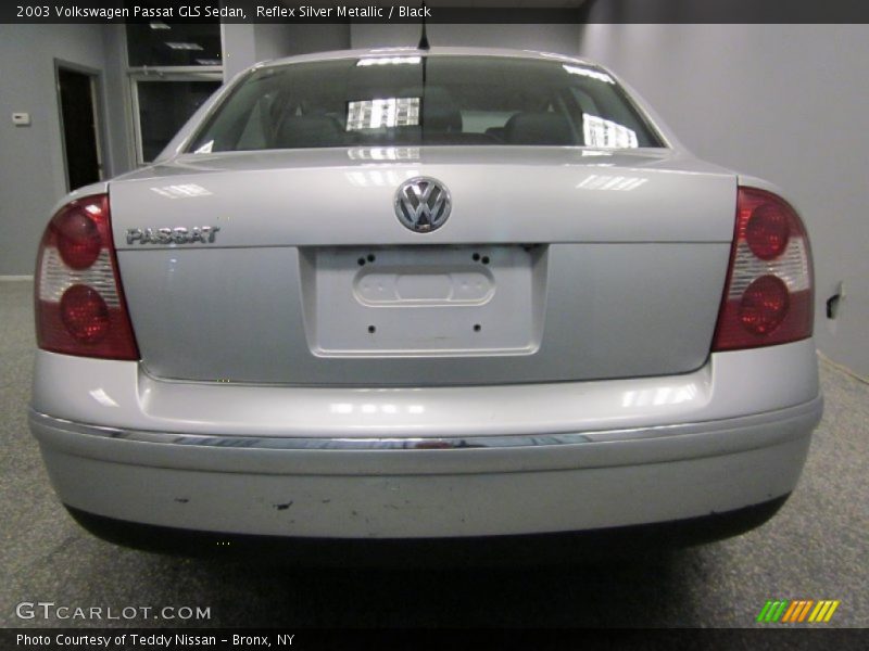 Reflex Silver Metallic / Black 2003 Volkswagen Passat GLS Sedan
